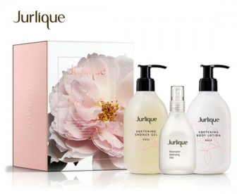 Jurlique 茱莉蔻 2018玫瑰珍藏套装 3件套(玫瑰沐浴露 300ml+玫瑰身体乳液 300ml+玫瑰保湿喷雾 100ml) Jurlique 茱莉蔻 2018玫瑰珍藏套装 3件套(玫瑰沐浴露 300ml+玫瑰身体乳液 300ml+玫瑰保湿喷雾 100ml)